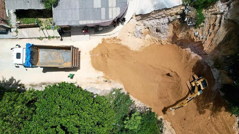 Erosão que ameaça casas no Nova Cidade passa por obra emergencial
