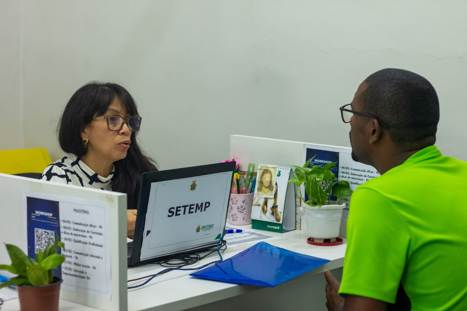 Tratorista e mais: veja as 116 vagas de emprego para esta terça