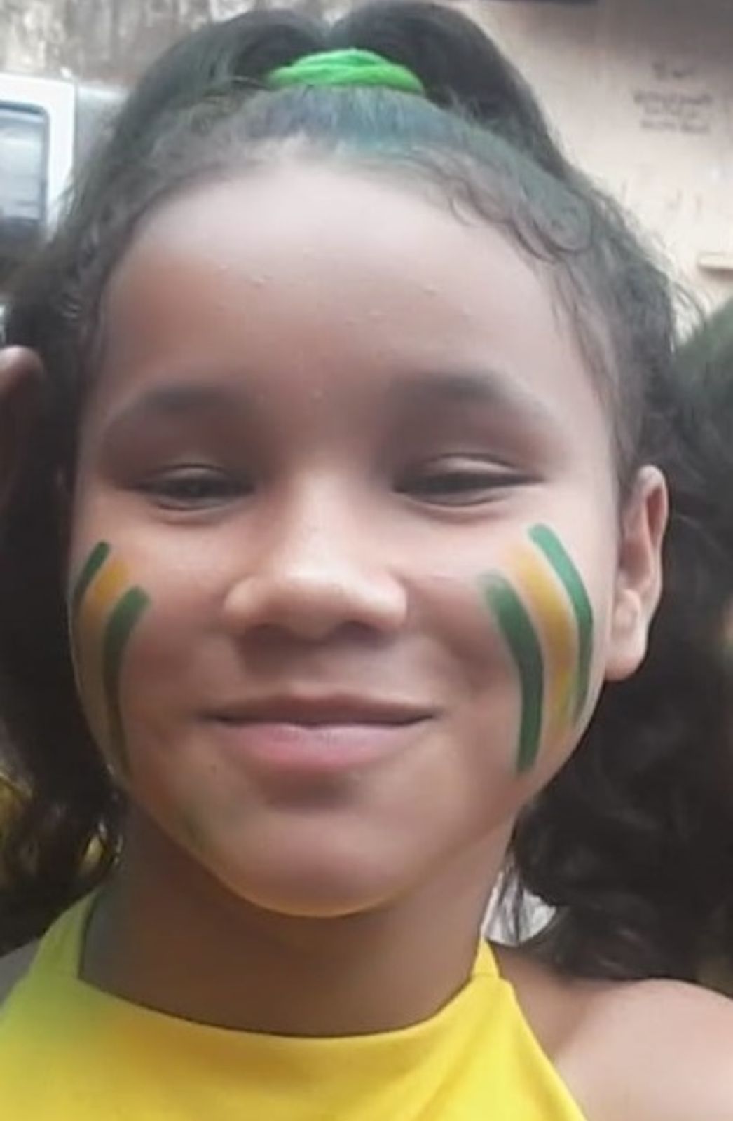 Menina de 12 anos desaparece após sair de casa para ir a mercadinho no Alvorada