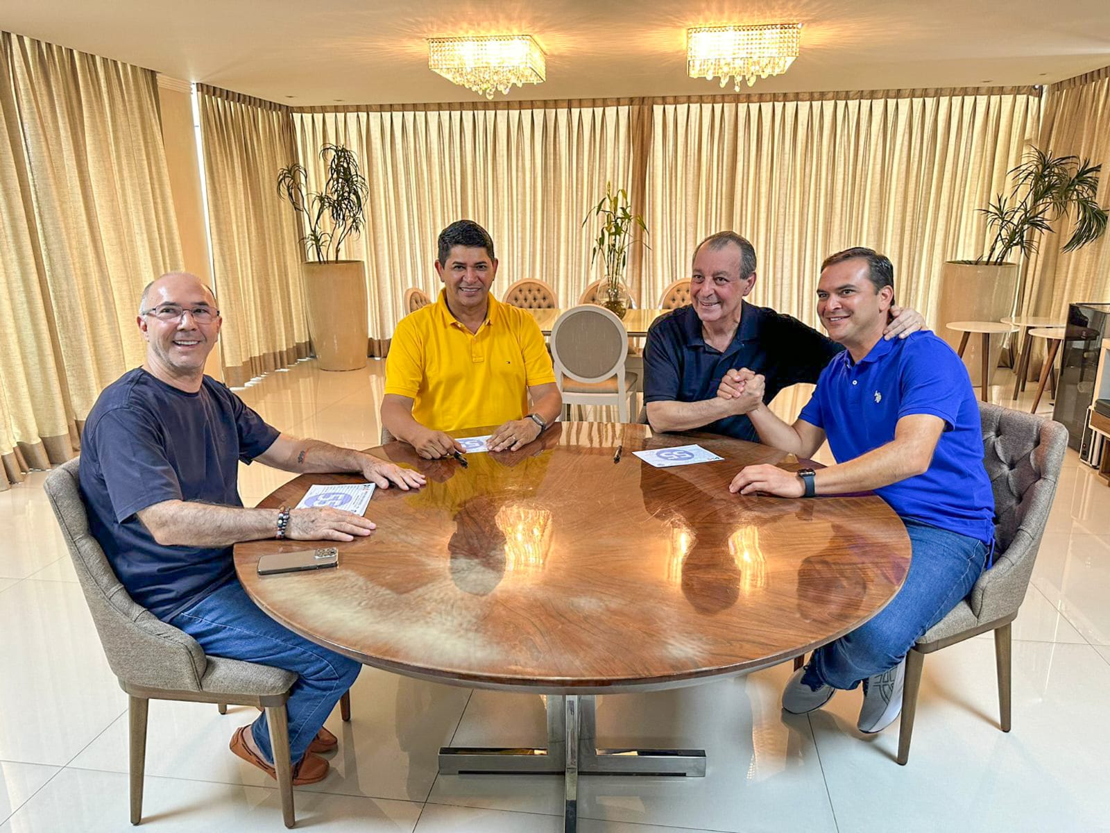 Bi Garcia e Mateus Assayag se filiam ao PSD