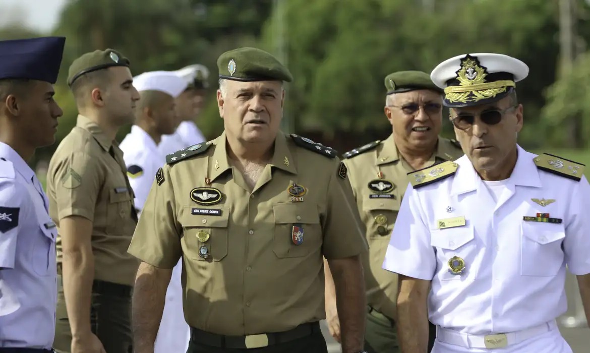 Bolsonaro foi ameaçado de prisão caso avançasse com golpe, diz ex-comandante da Aeronáutica