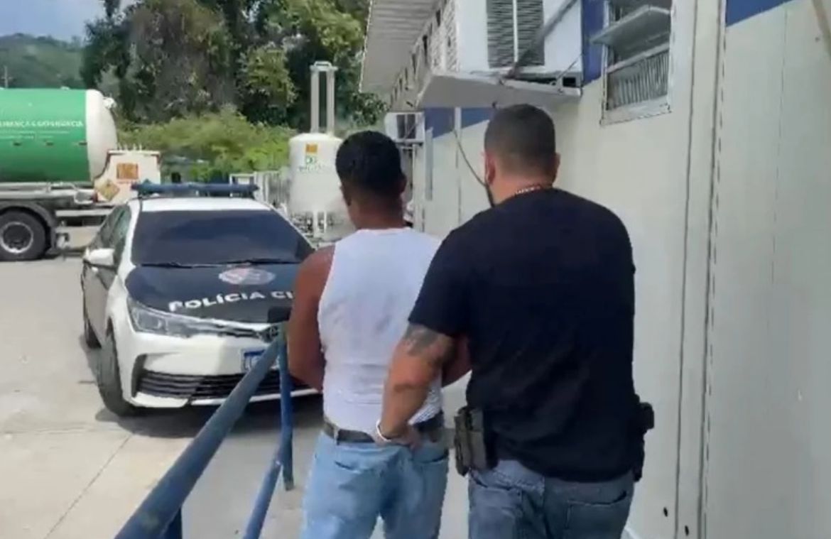 Técnico de radiologia obriga paciente a ficar nua durante raio-X e acaba preso