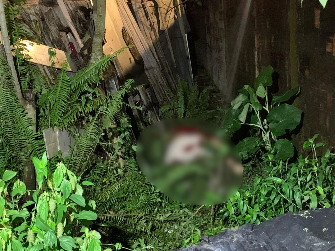 Homem tenta fugir mas é morto a tiros após descer de carro no Nova Cidade