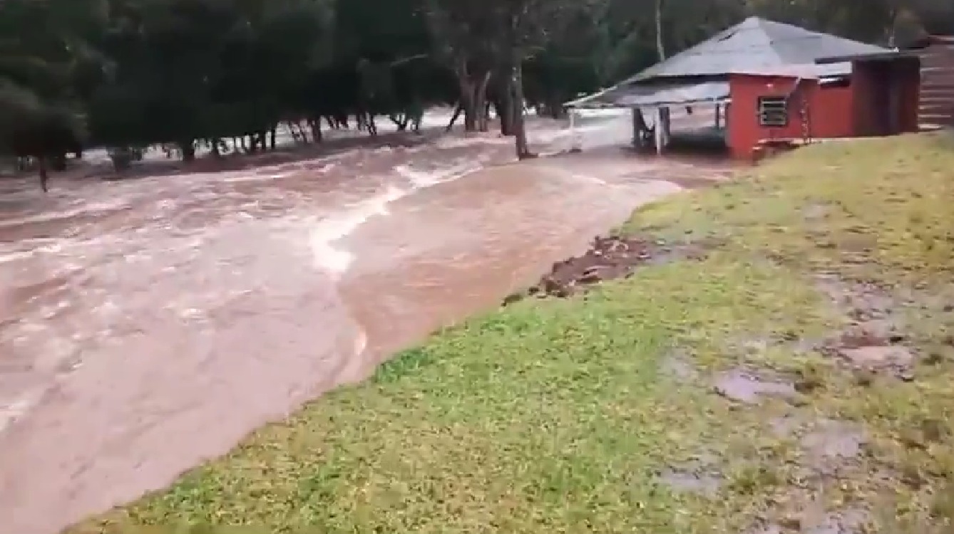Sobe para 29 número de mortos nas chuvas do RS