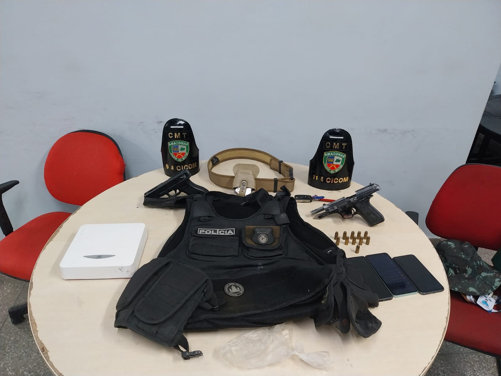 PMs e guarda municipal são presos por roubo a casa e extorsão de morador em Manaus