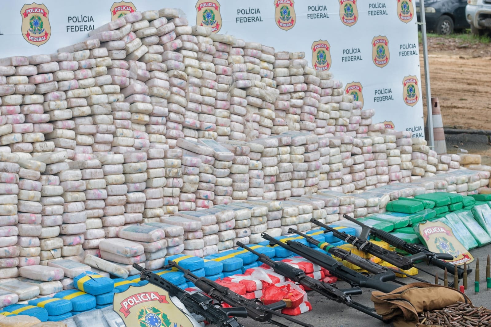 Cocaína, granadas e arsenal capaz de furar blindados; veja o que foi apreendido em operação da PF