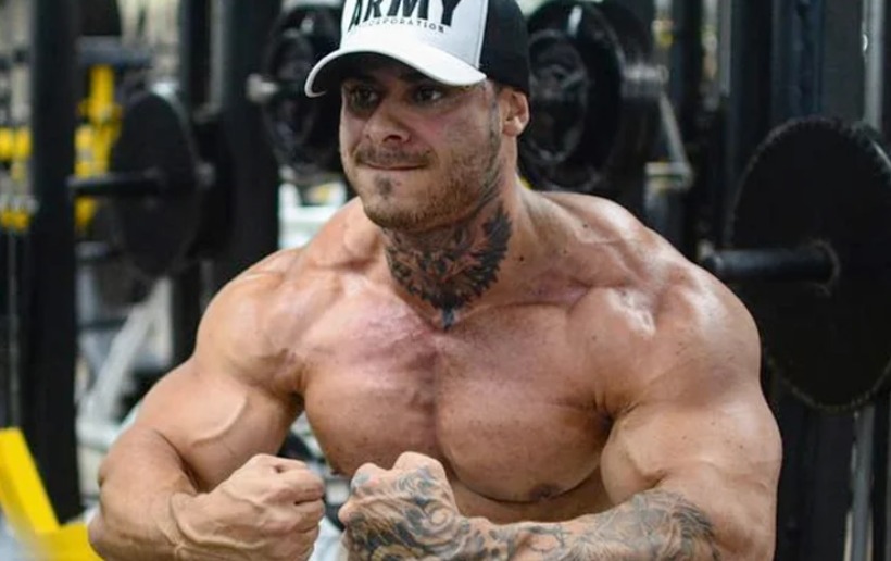 Leo Stronda revela uso de suplemento de cavalo: 'ficava com cheiro de animal'