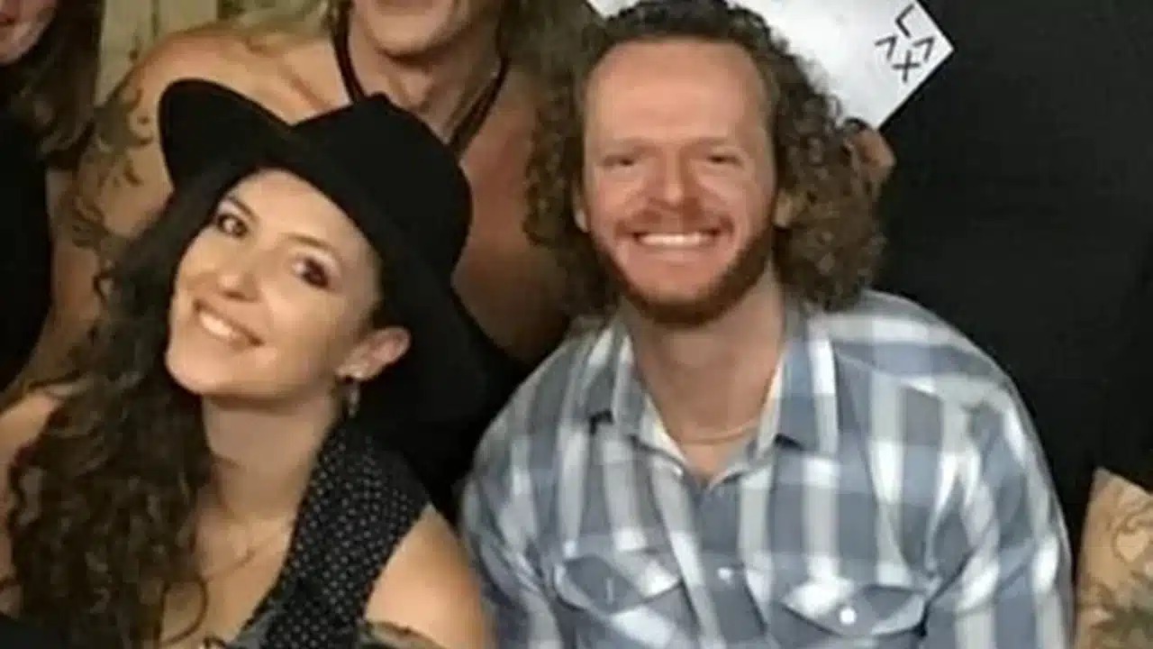 Ator de “How I Met Your Mother” é preso por esfaquear ex-namorada mais de 20 vezes