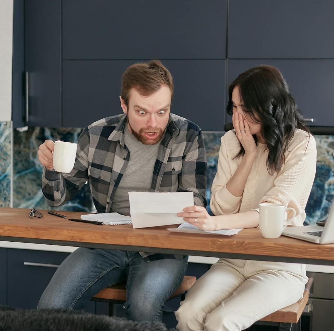 3 em cada 10 brasileiros já se endividaram por causa de namoro