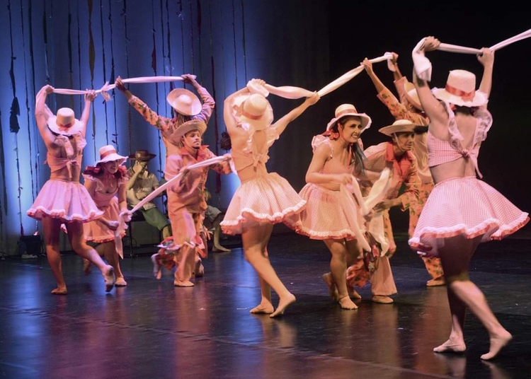 Espetáculo 'Folguedos 10 anos' tem entrada gratuita no Teatro Amazonas