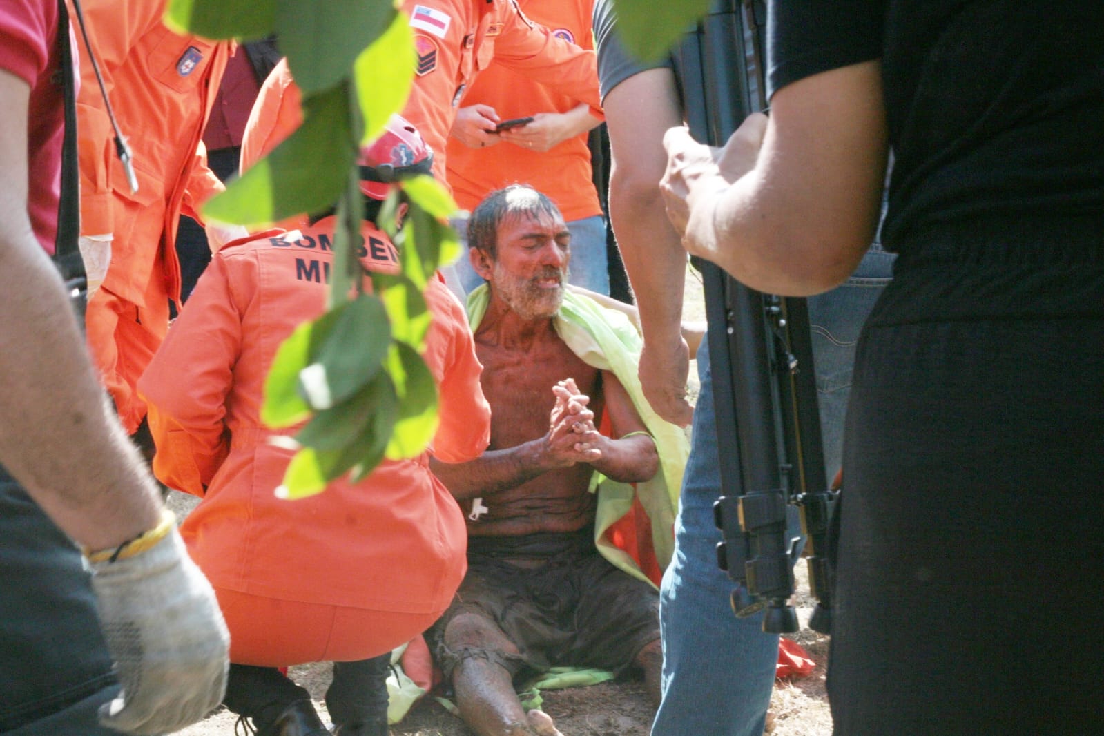 Tensão: Bombeiros detalham resgate de homem que ficou preso em bueiro por quase 12 horas