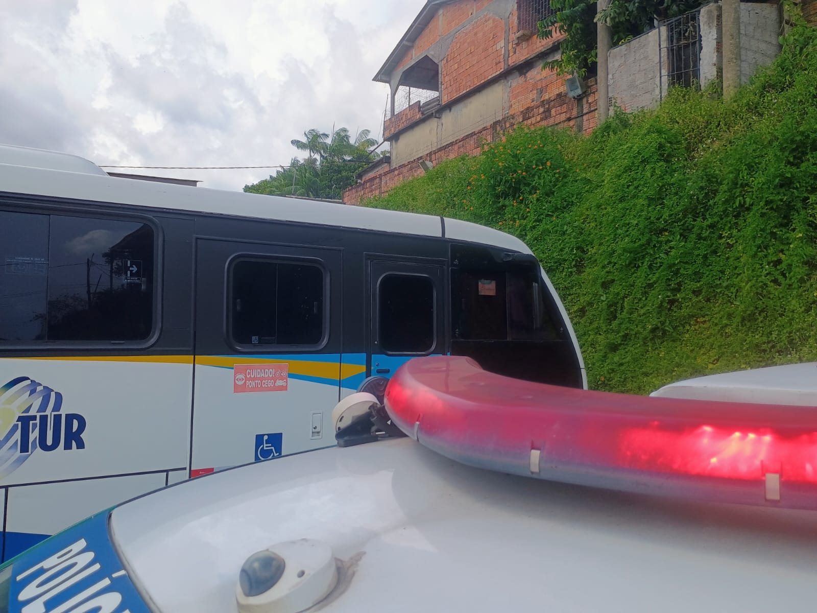 Filha de 3 anos do casal viu motorista matar a esposa e tirar a própria vida