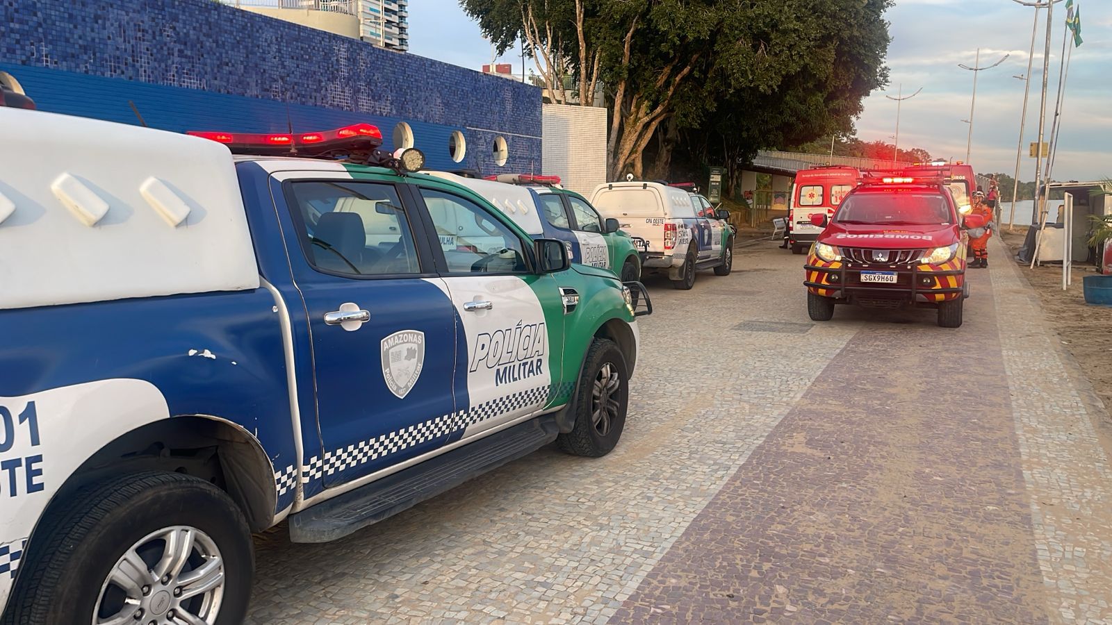 Banhistas morrem afogados na praia da Ponta Negra