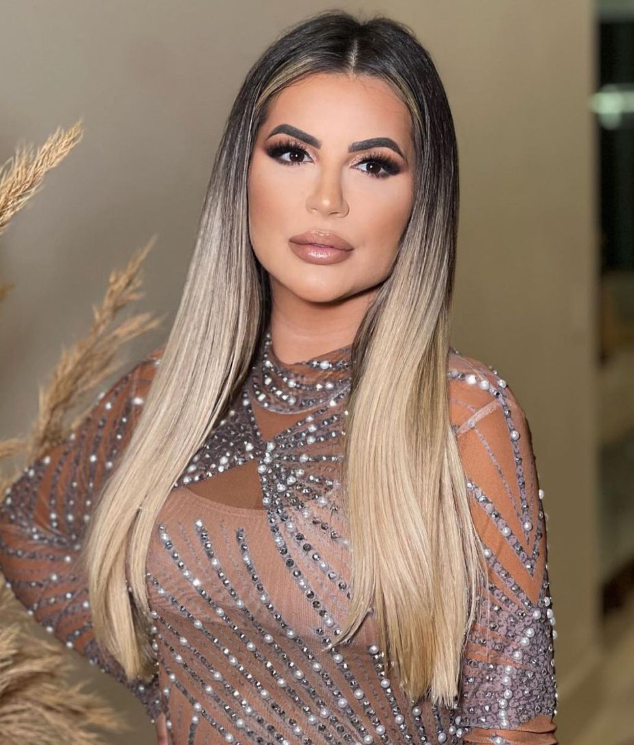 Deolane instala 48 câmeras com áudio em mansão para saber quem fala mal dela