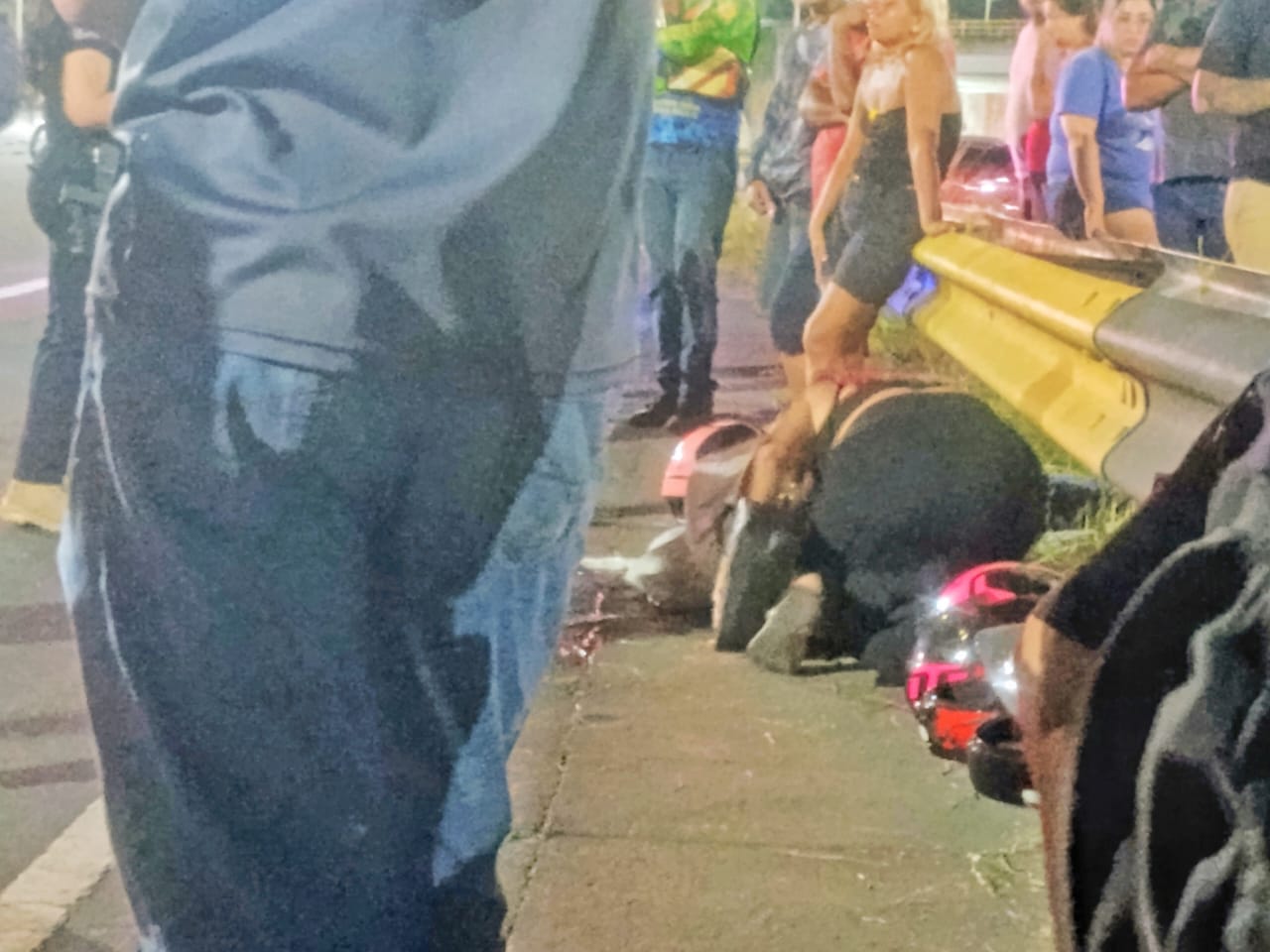 Motociclista se desequilibra e morre em acidente na Avenida das Torres