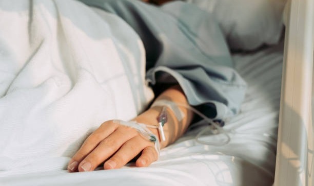 Polícia investiga enfermeiro suspeito de fazer sexo oral em paciente sedado em hospital