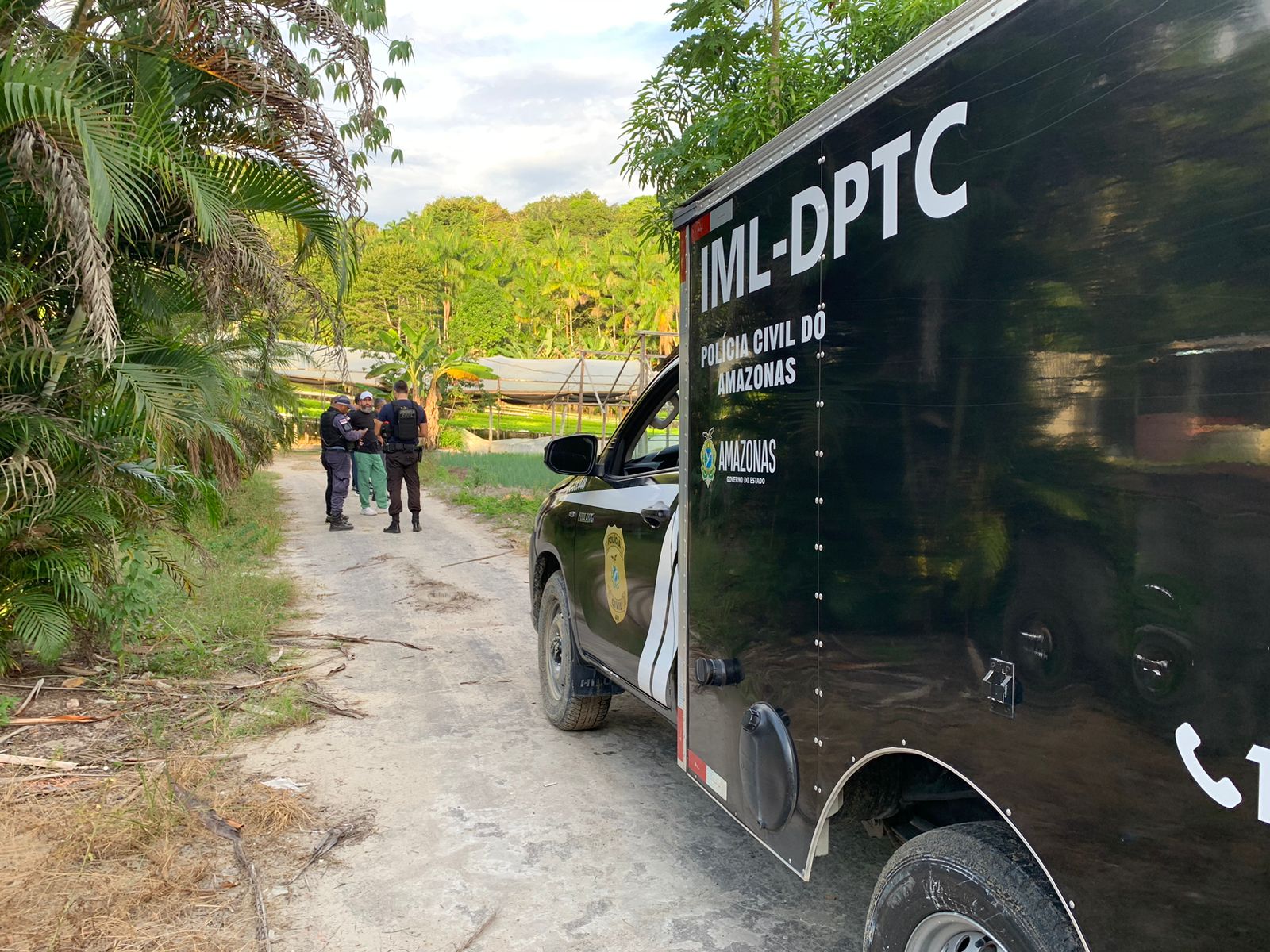 Homem é executado com 8 tiros e tem corpo jogado em mata no Jorge Teixeira