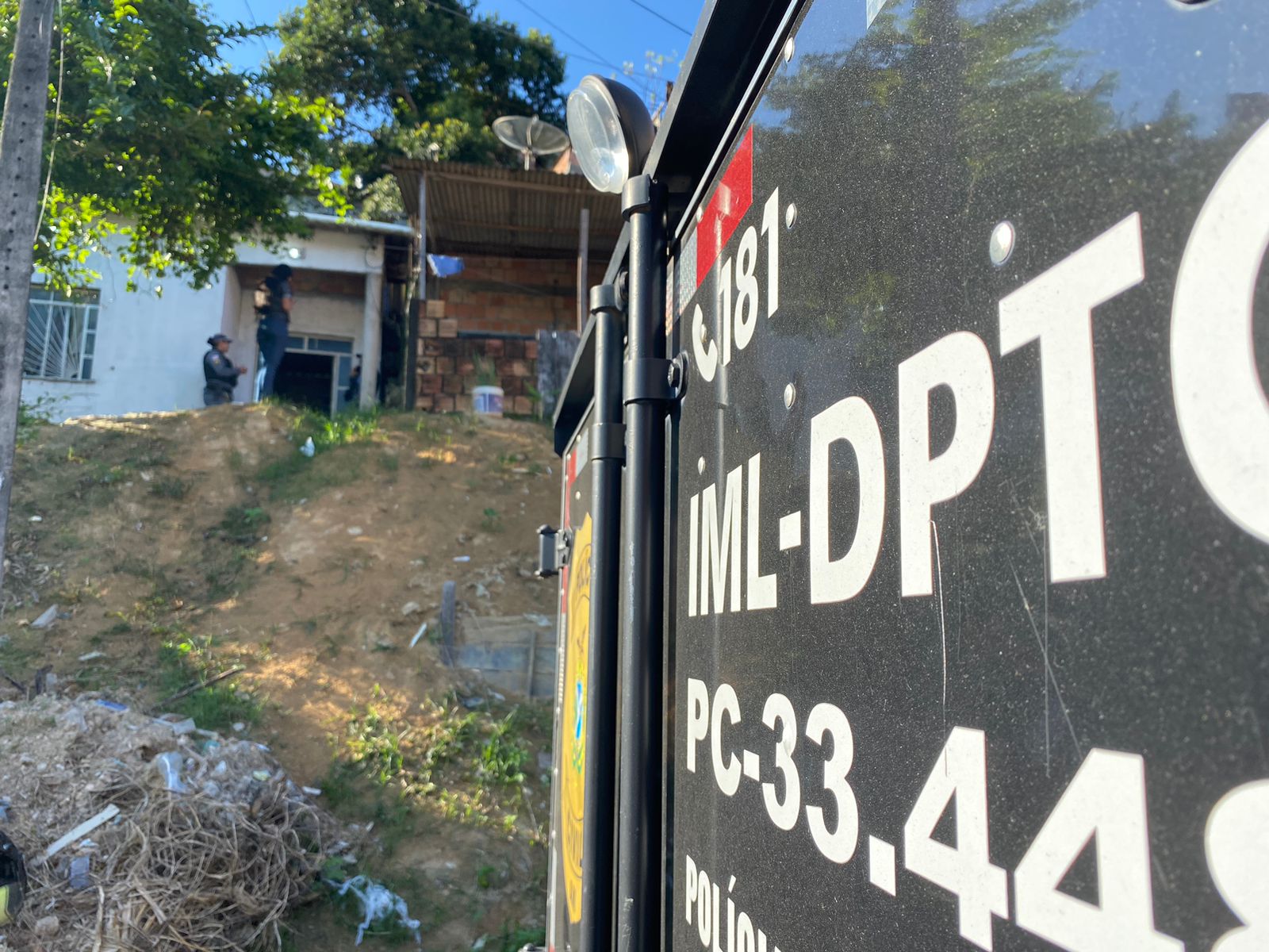 Criminosos que tentaram matar família inteira em chacina se passaram por policiais