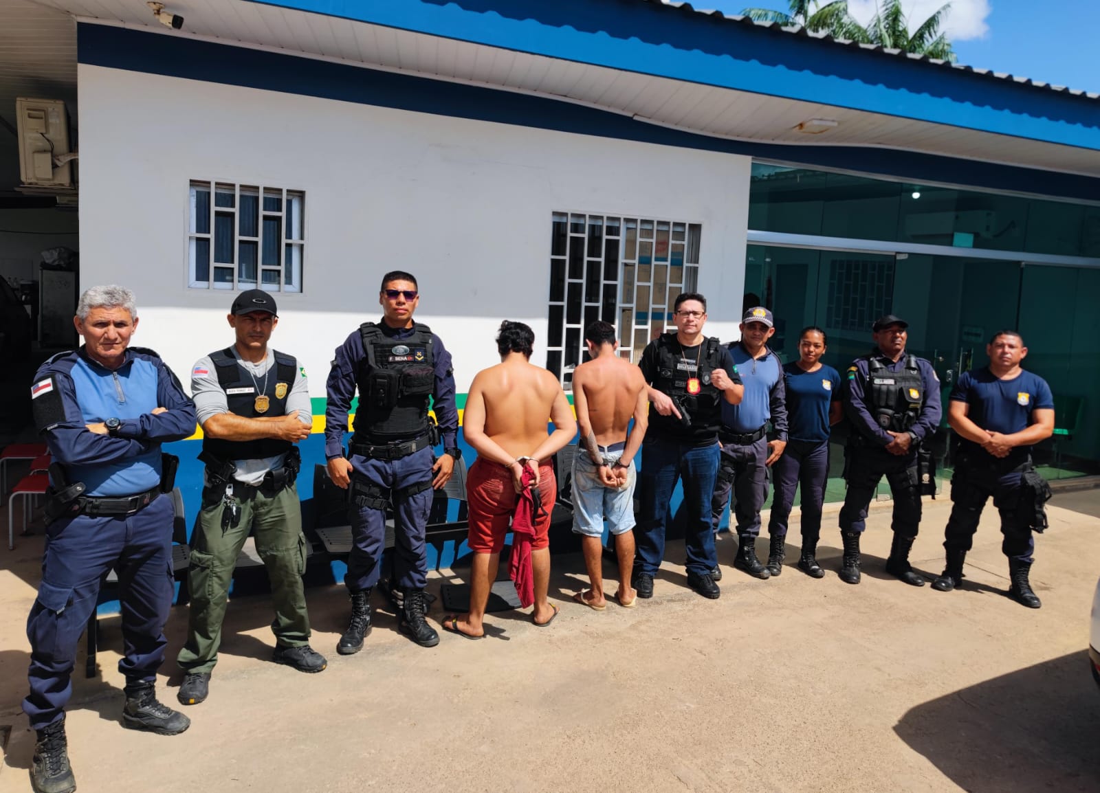 Suspeito de torturar primo por dívida do tráfico é preso com comparsa no Amazonas