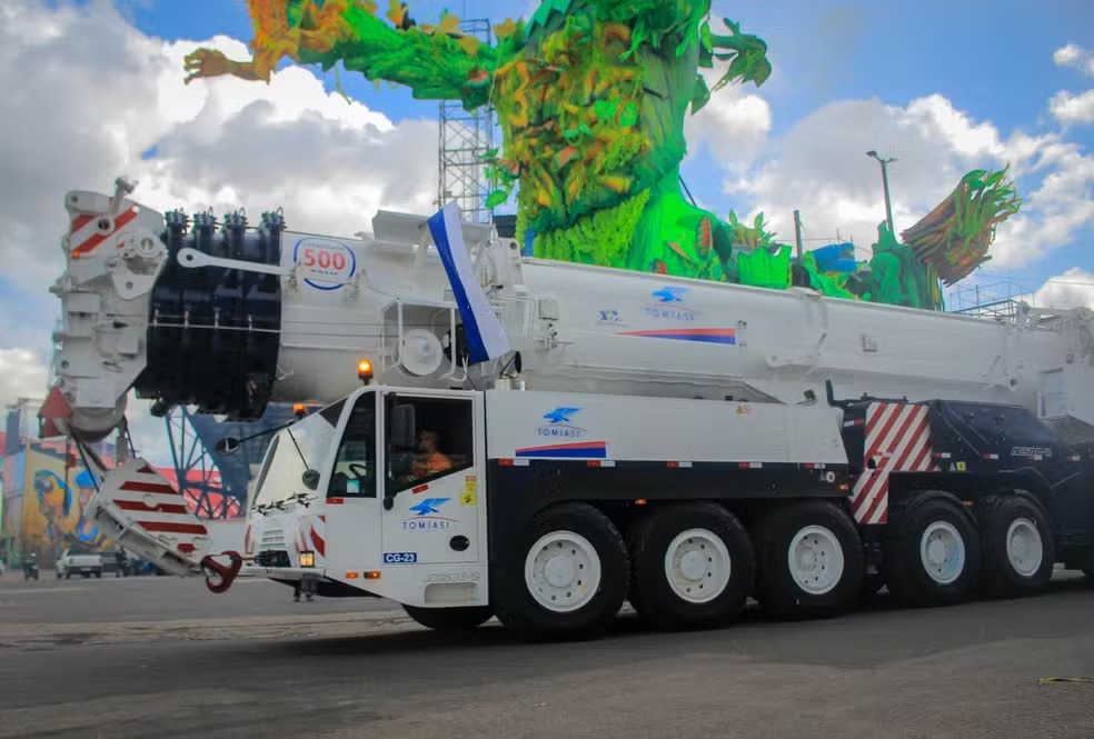 Uso de guindaste é vetado na apresentação do Caprichoso no Festival de Parintins