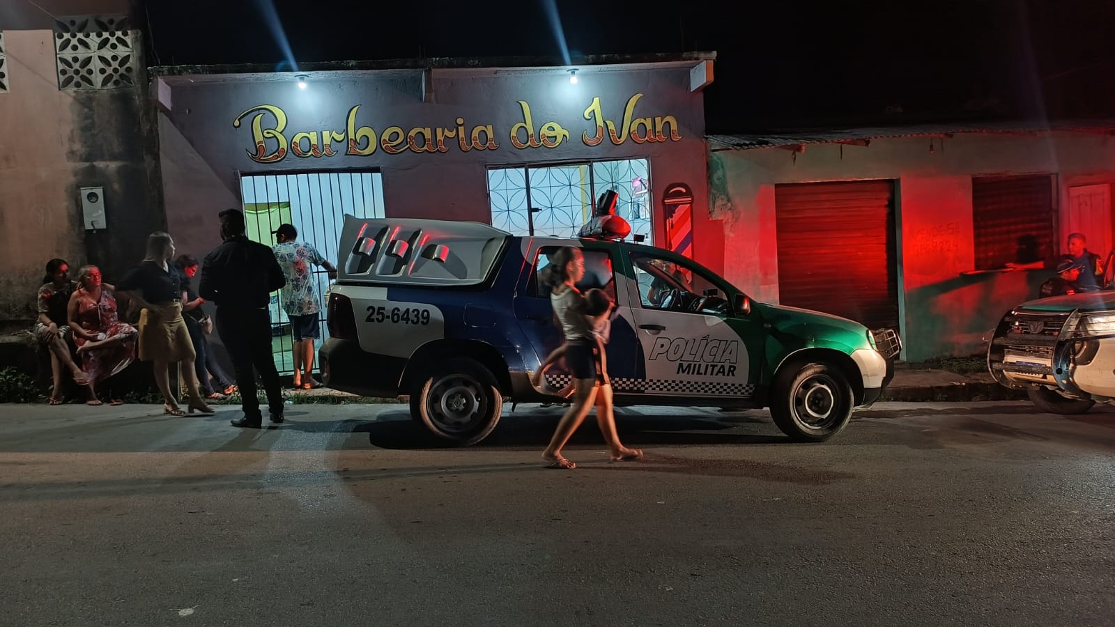 Homem é executado enquanto recebia atendimento em barbearia no Jorge Teixeira