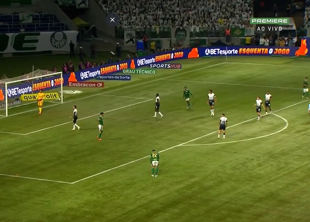 Palmeiras vence Corinthians e fica a um ponto do líder Flamengo