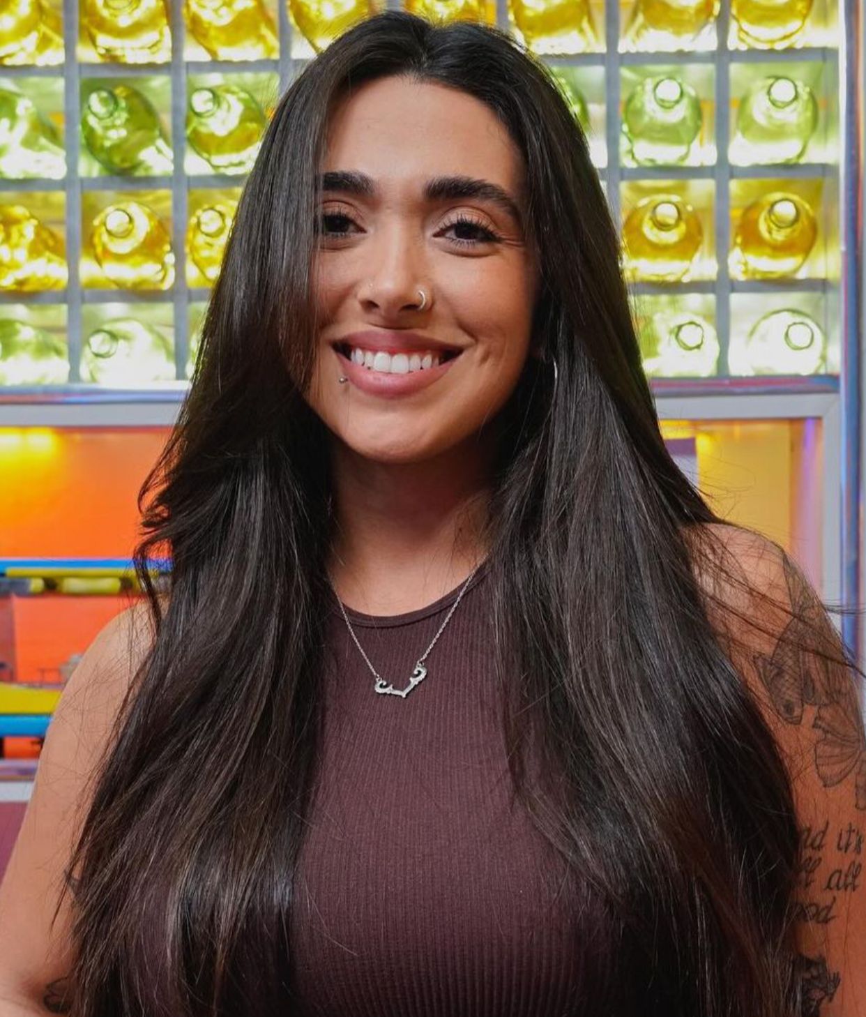 Ex-BBB Giovanna recebe convite para conhecer a Compensa e surpreende com resposta