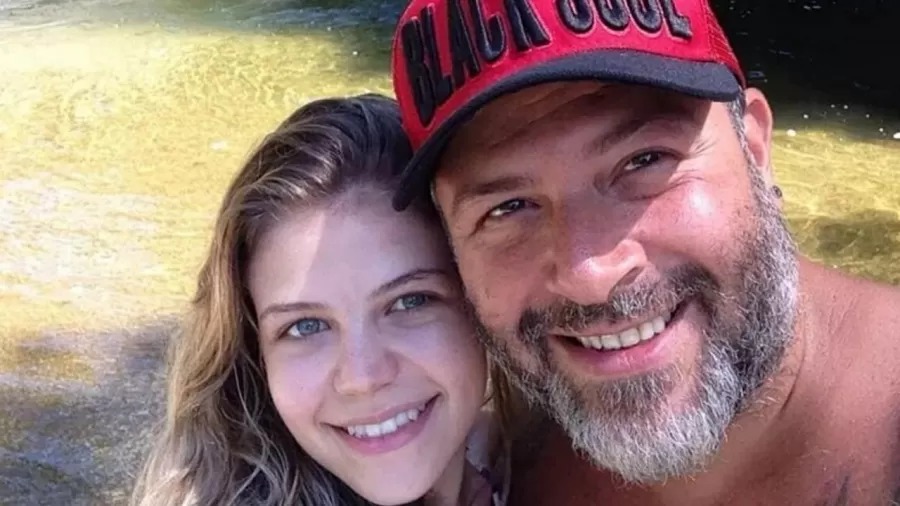 Filha divulga estado de saúde de Mingau após cirurgia para colocar prótese no crânio