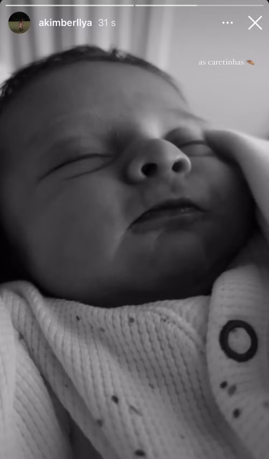 Amanda Kimberly mostra nova foto de Helena, filha caçula de Neymar 