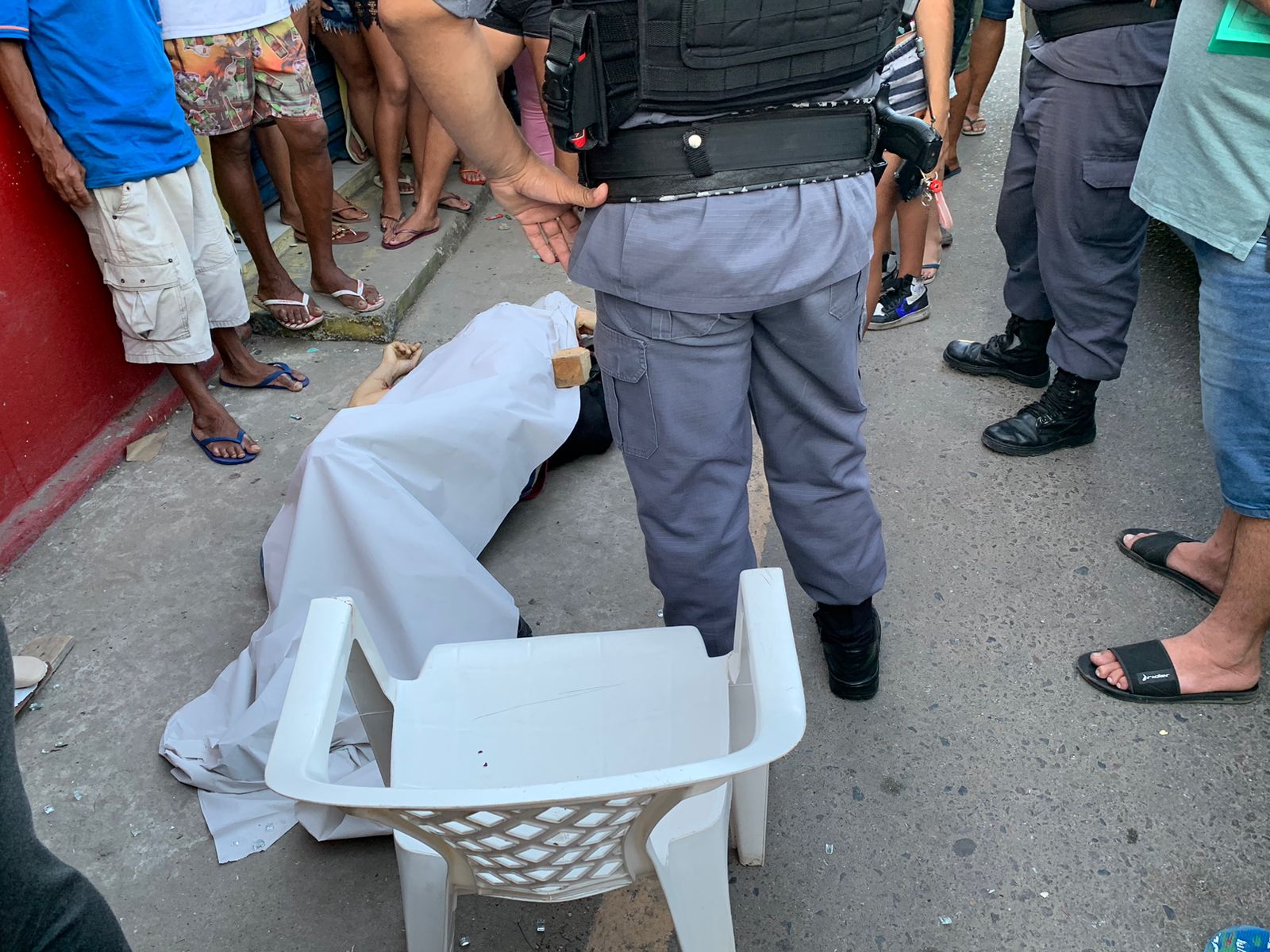 Ataque criminoso deixa um morto e uma criança baleada no Mauazinho