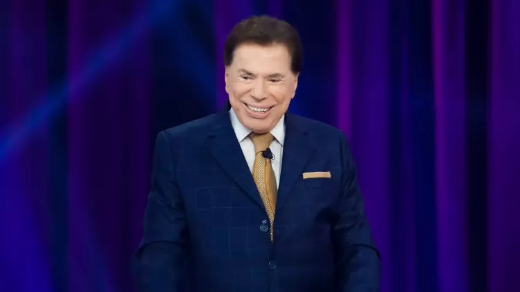 Íris Abravanel fala sobre recuperação de Silvio Santos e garante: "está cheio de vida"