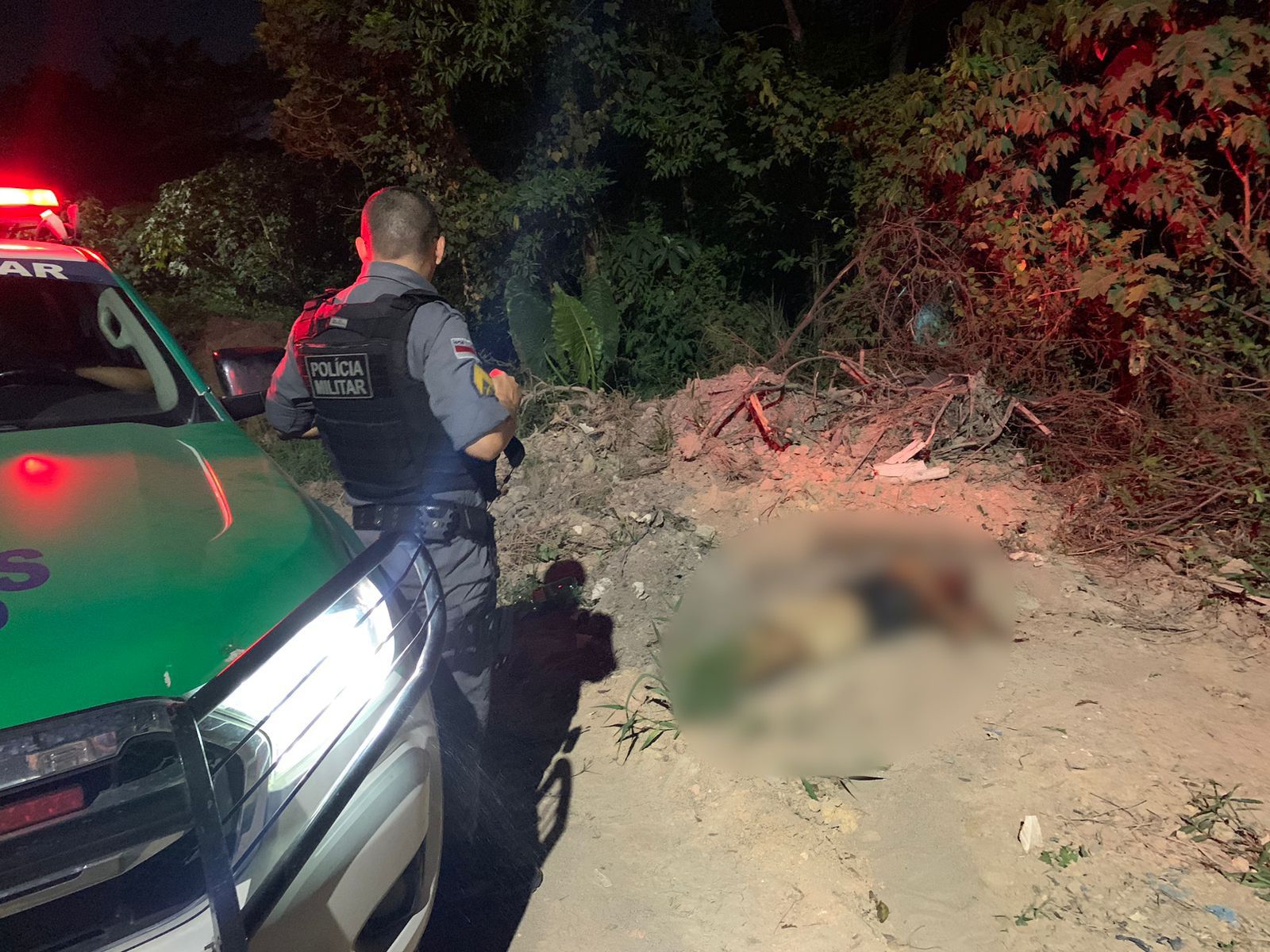 Homem é encontrado morto em estrada de terra com mãos e pés amarrados em Manaus