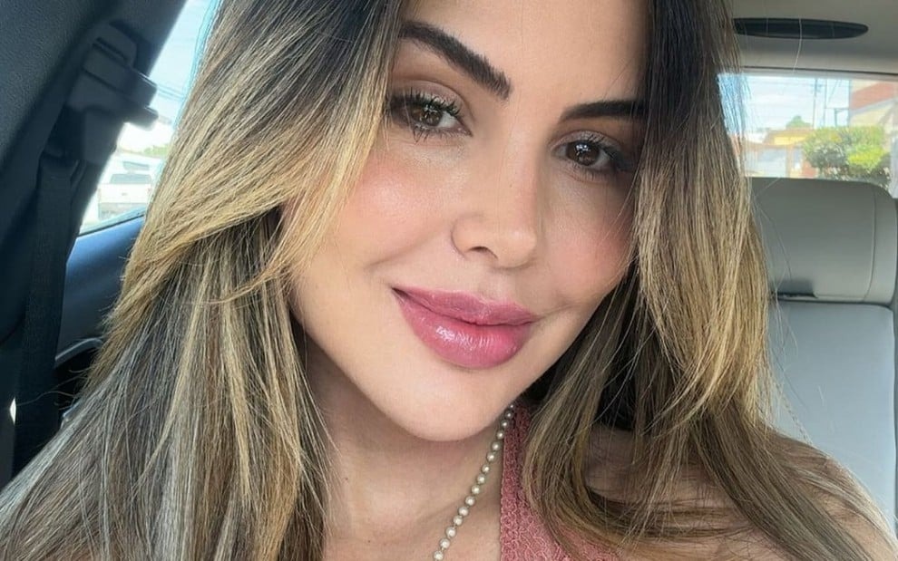 Ex-apresentadora da Globo é infectada por bactéria durante troca de silicone