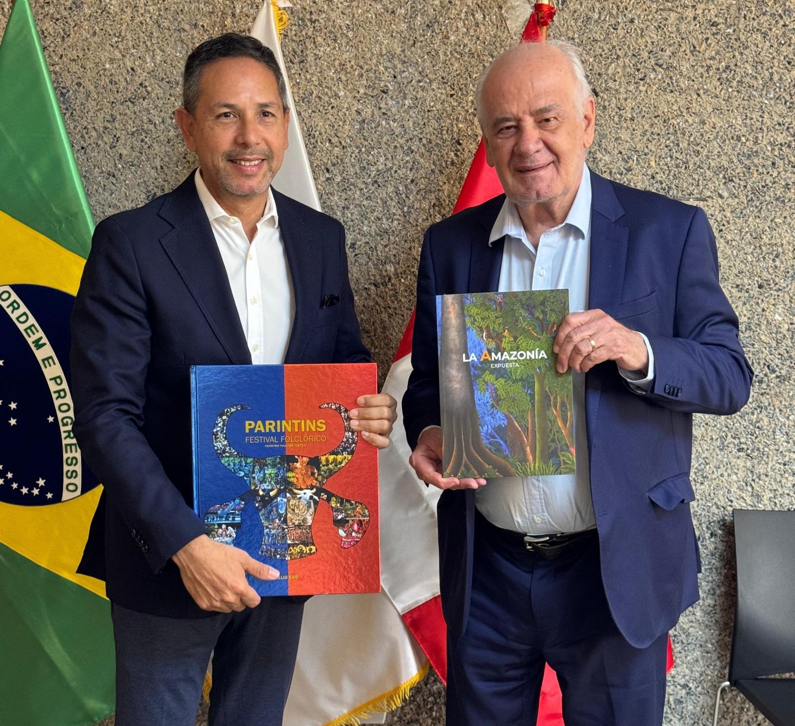 Serafim visita embaixada do Peru em Brasília e discute integração sul-americana