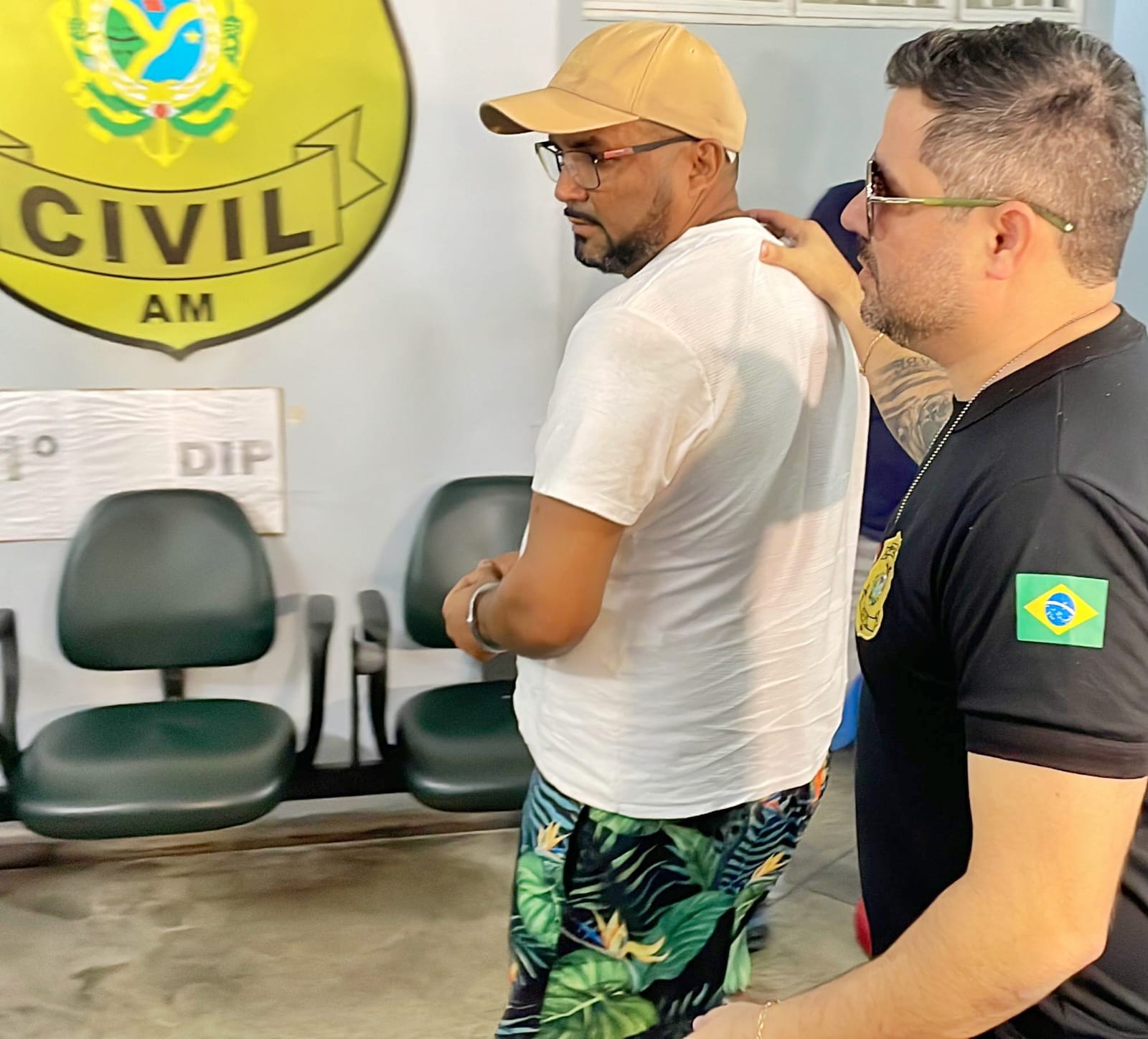 ‘Besouro do Tinder’ é preso por dar golpes em homens de meia idade em Manaus