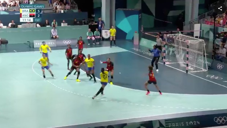 Brasil vence Angola e avança às quartas de final do handebol