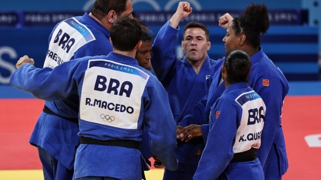 Brasil supera Itália e garante medalha inédita de bronze no judô por equipes