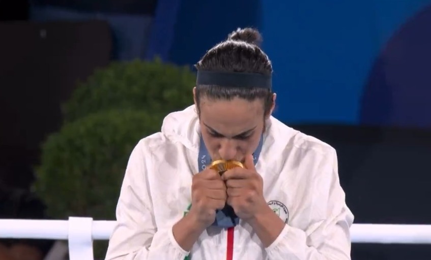 Após ser alvo de polêmica, boxeadora argelina é campeã olímpica em Paris 