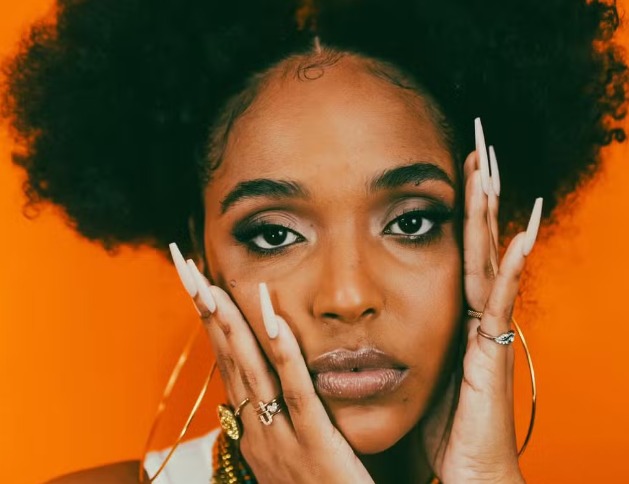 Saiba quem ficou no lugar da participante desclassificada do 'Estrela da Casa'