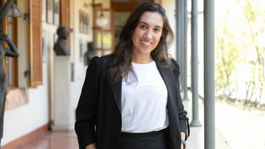 'Acordei com dor de cabeça' diz jovem que teve 2 AVCs em 5 dias 