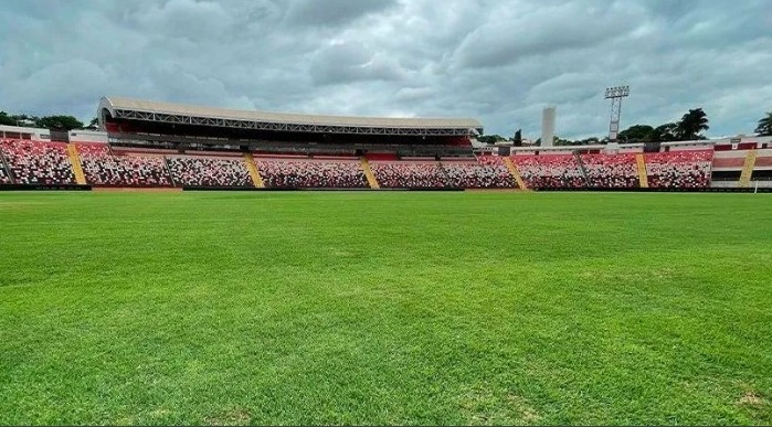 CBF suspende jogo da Série B do Brasileiro devido às queimadas