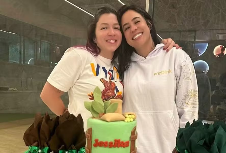 Longe da fama, filha agrônoma de Leonardo se declara para namorada 