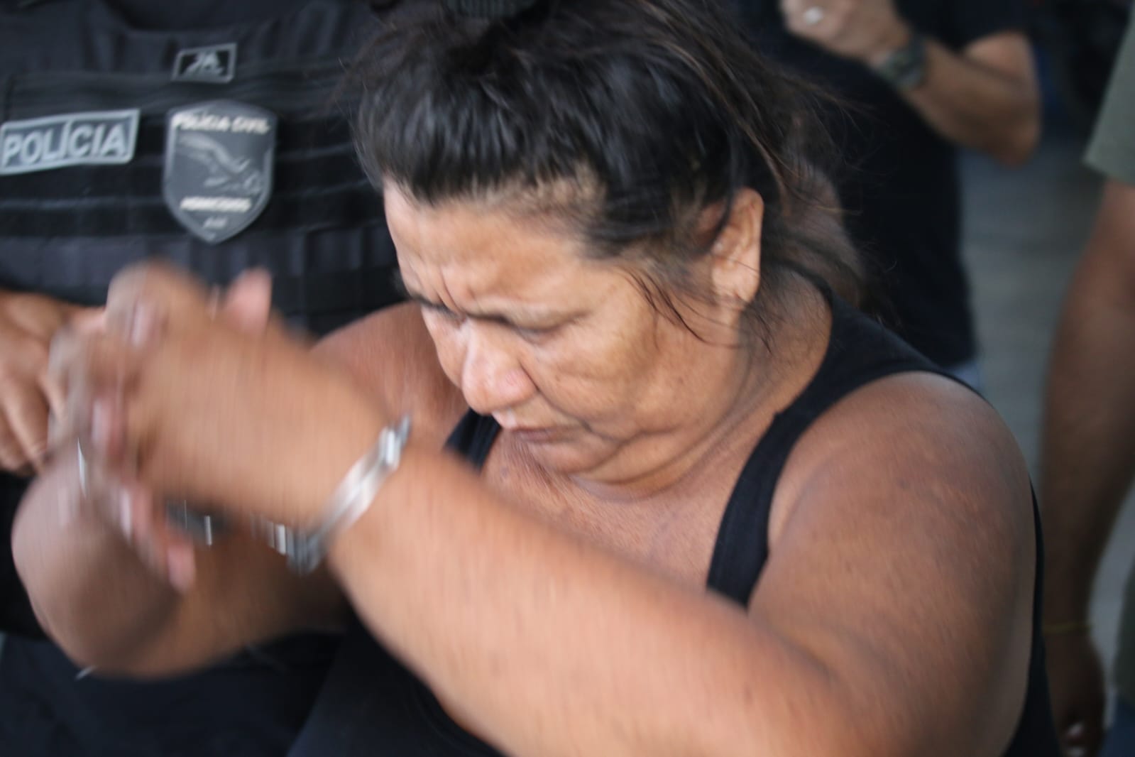 Mulher é presa por suspeita de participação em morte de idoso no Distrito Industrial