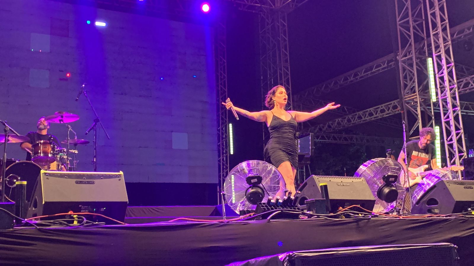 Pitty faz show contagiante no 'Passo a Paço 2024'