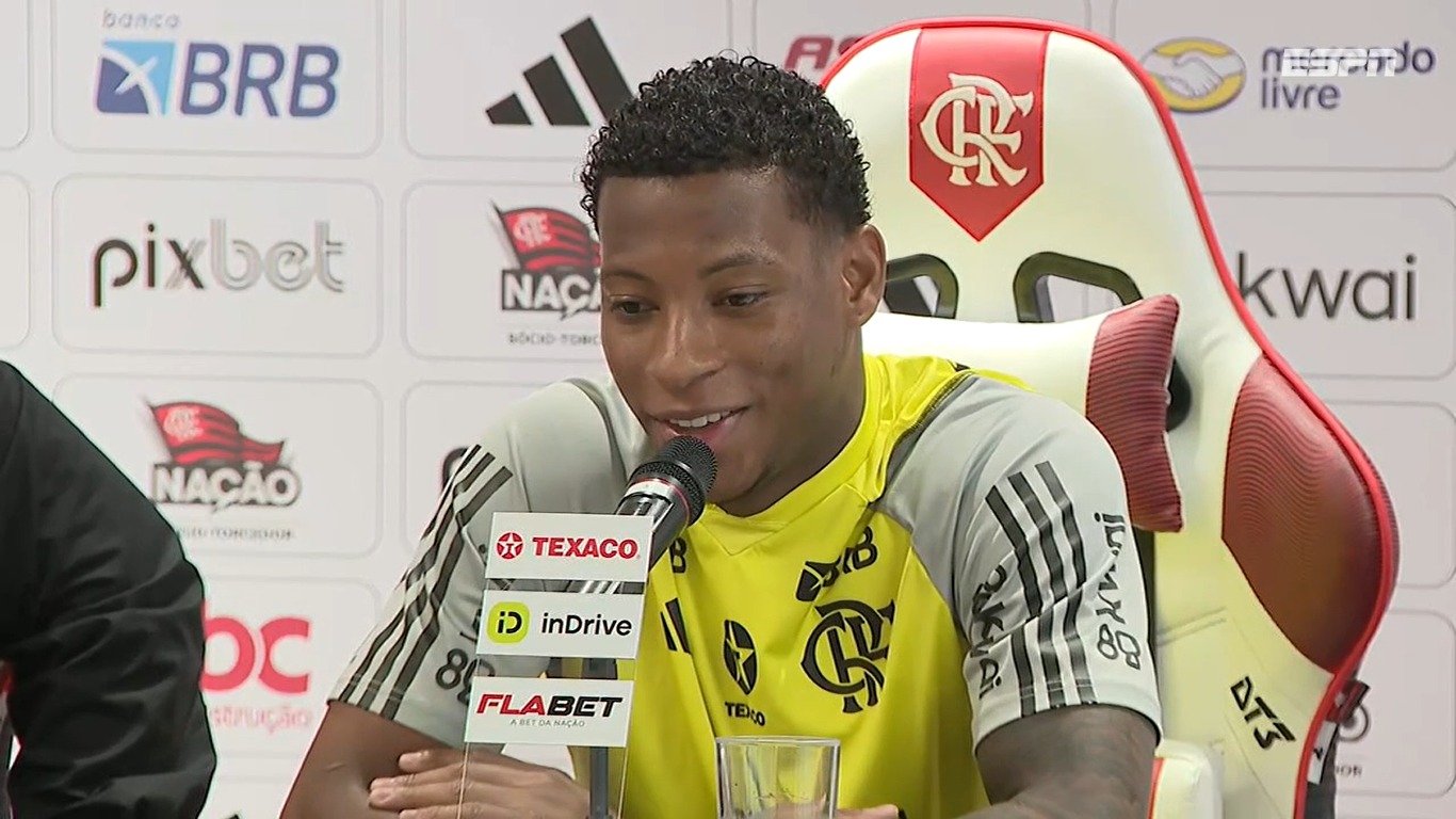 Plata é apresentado no Flamengo e revela inspiração em Vinícius Júnior