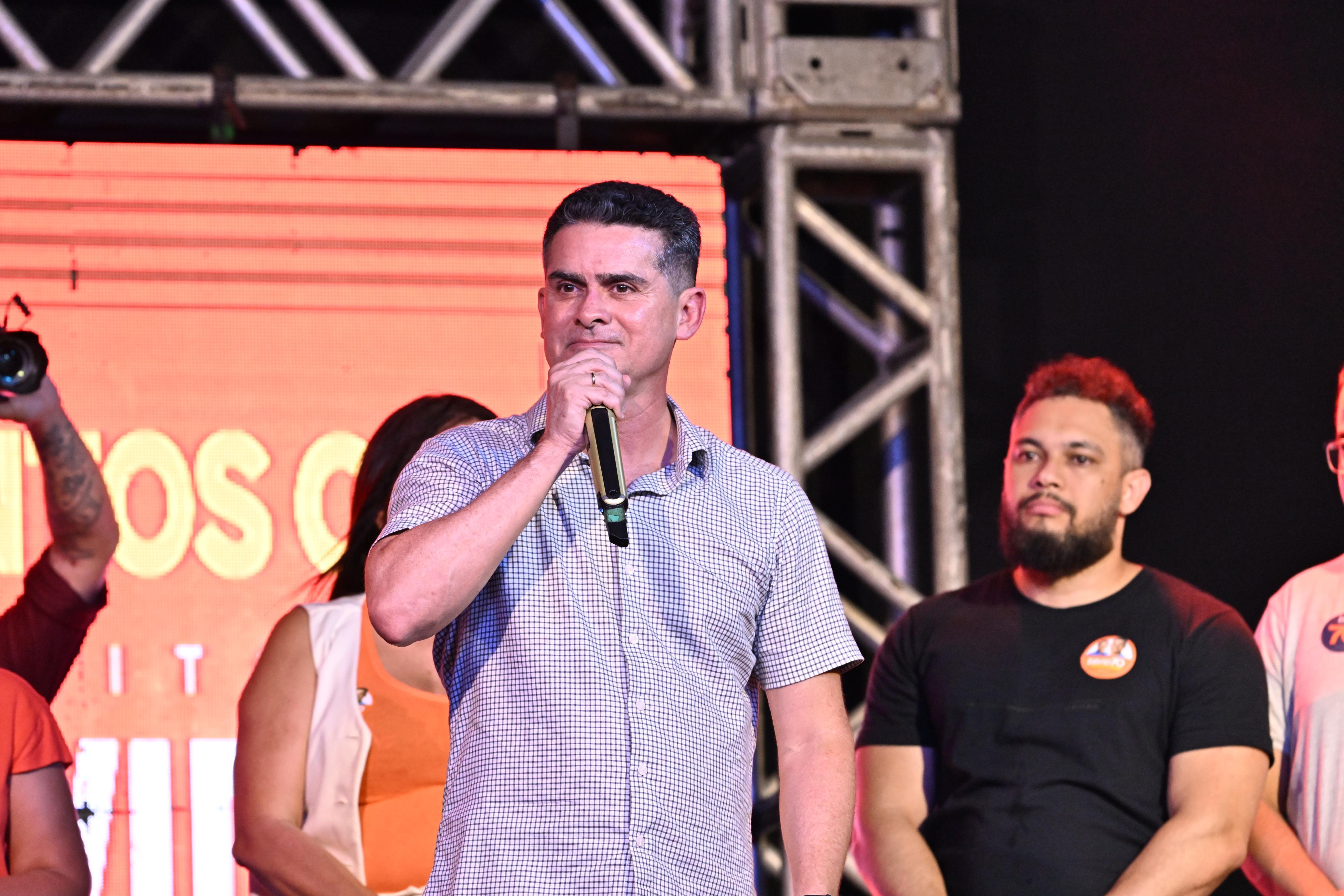 ‘Confio em Deus e na força do povo’, diz David Almeida durante reunião em Manaus