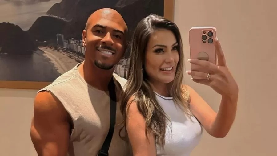 Andressa Urach faz contrato de namoro com ator pornô