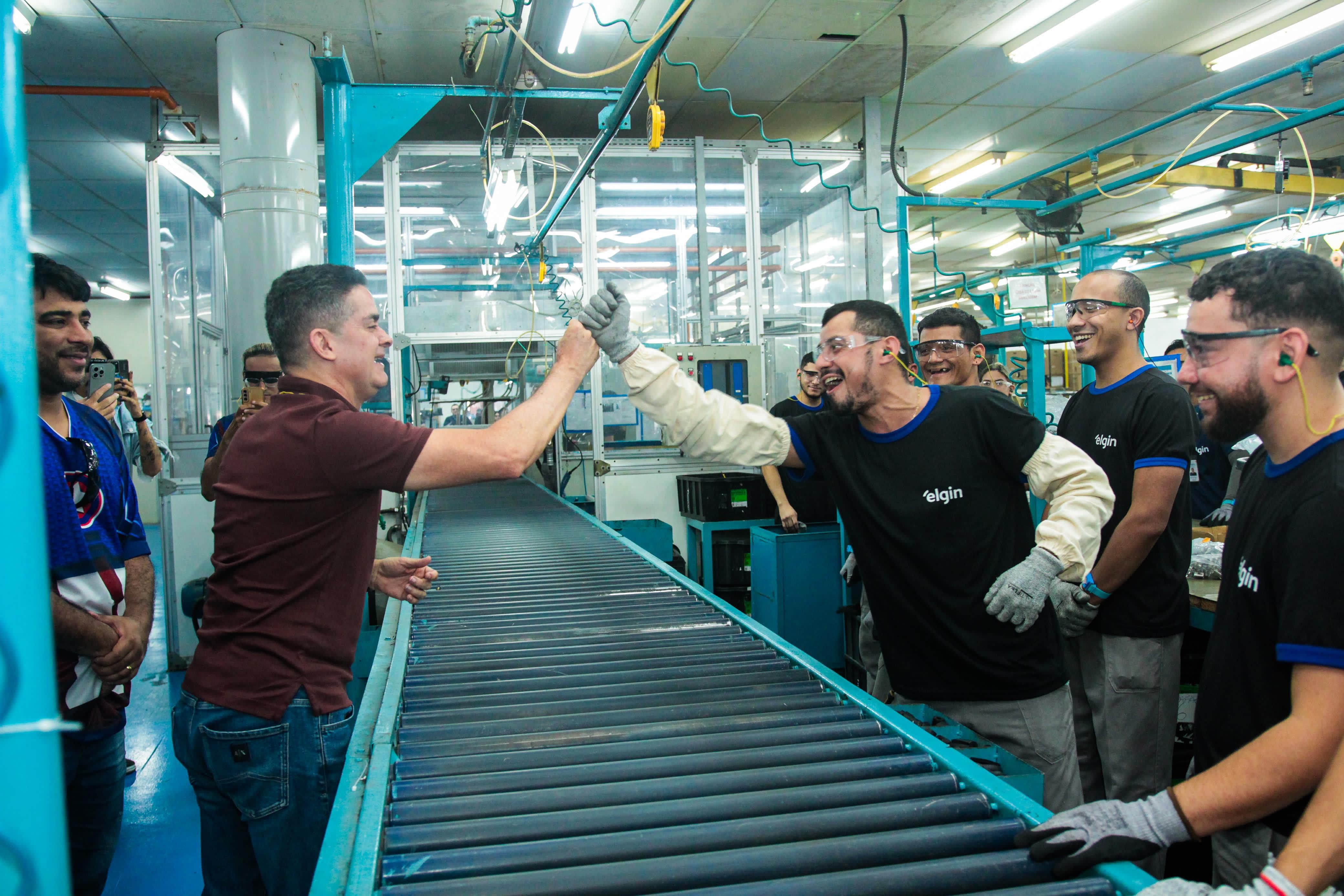 David Almeida visita Elgin e trata das articulações para garantir empregos na ZFM