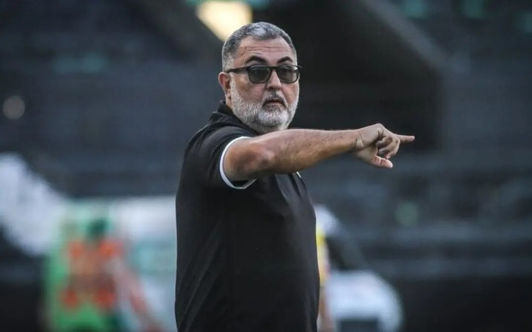 Santos demite técnico da equipe feminina e anuncia Caio Couto como novo treinador