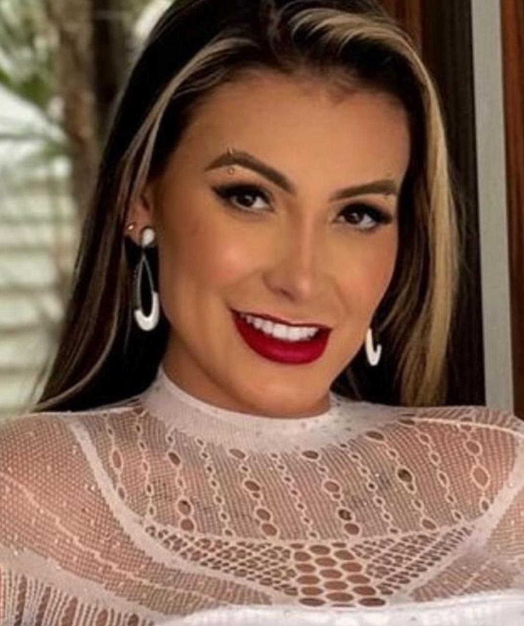 Andressa Urach revela fetiche com cadeirante e anão
